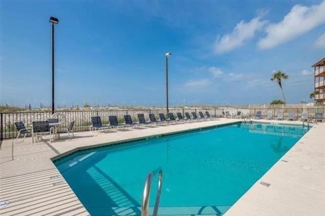 Island Winds West 477 By Albvr - Beachfront, Updated & Beautiful! Just Steps To The Beach & Hangout! Gulf Shores Exterior photo
