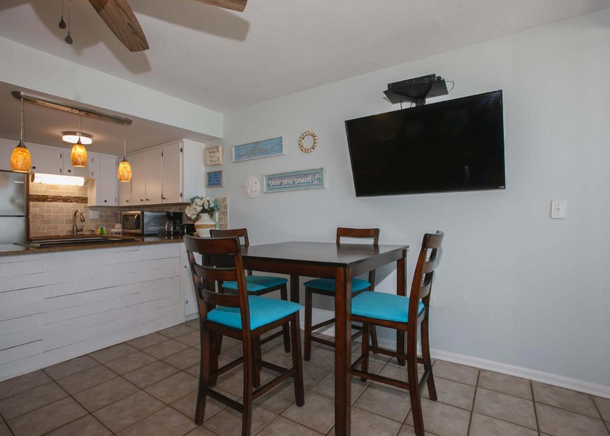 Island Winds West 477 By Albvr - Beachfront, Updated & Beautiful! Just Steps To The Beach & Hangout! Gulf Shores Exterior photo