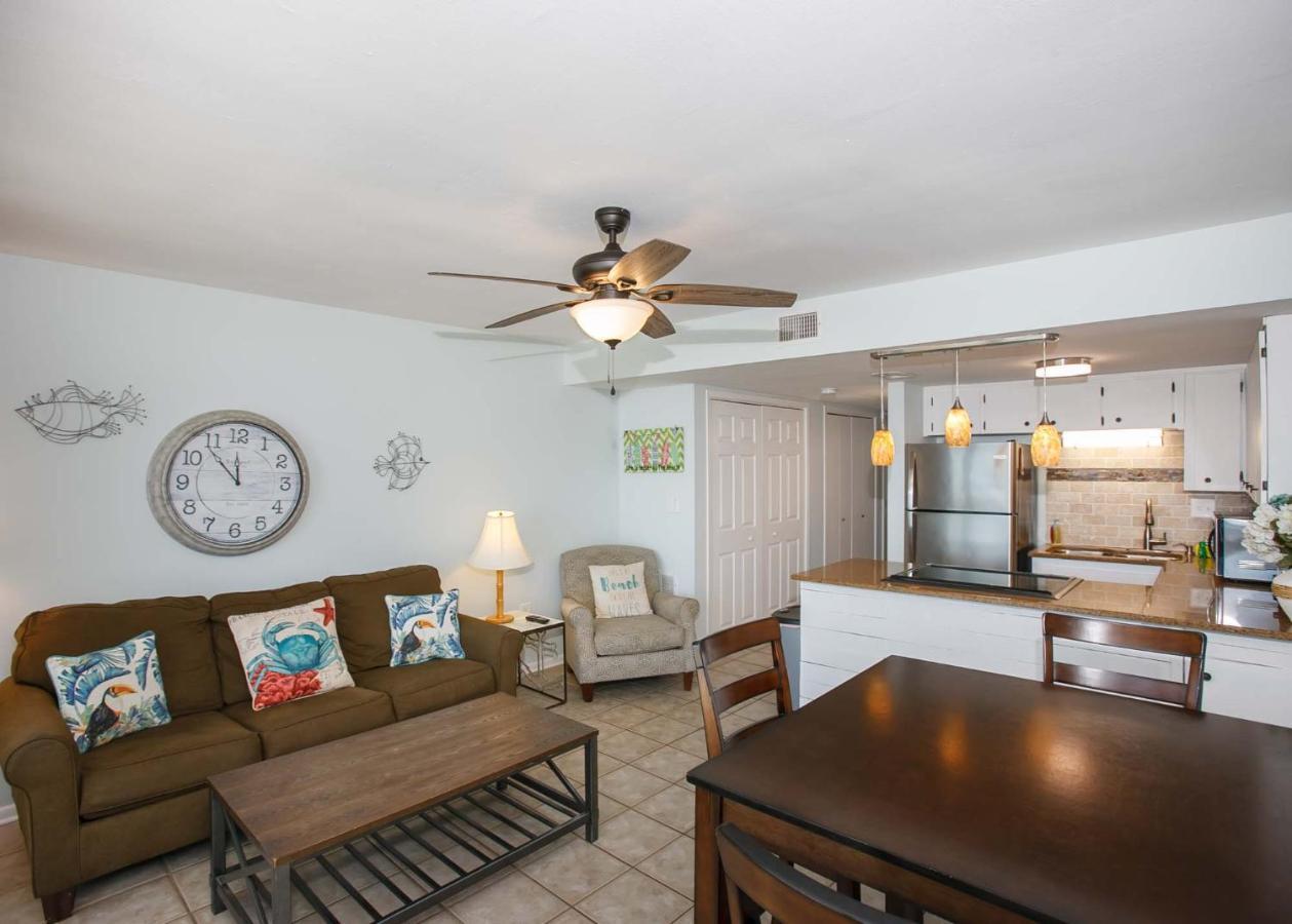 Island Winds West 477 By Albvr - Beachfront, Updated & Beautiful! Just Steps To The Beach & Hangout! Gulf Shores Exterior photo